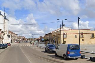Building  Calle lagares. En el centro de rueda