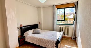 Miete Etagenwohnung  Calle astorga. Carrefour