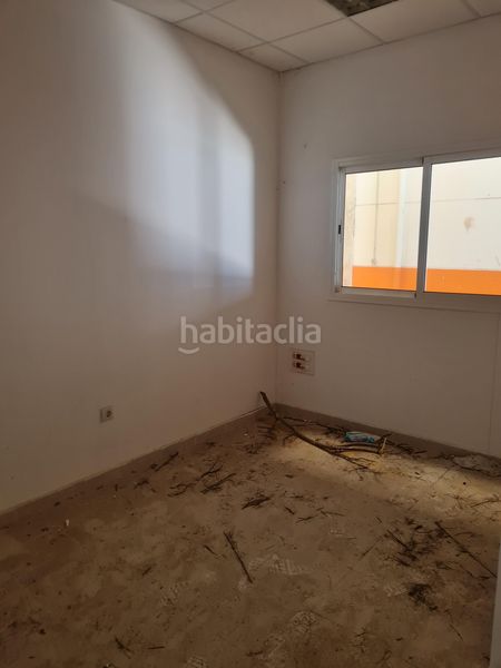 Foto a05d3244-c5c2-4881-a798-05b03a28cc0b. Nau industrial a calle encofradores 8 a Guillena pueblo Guillena