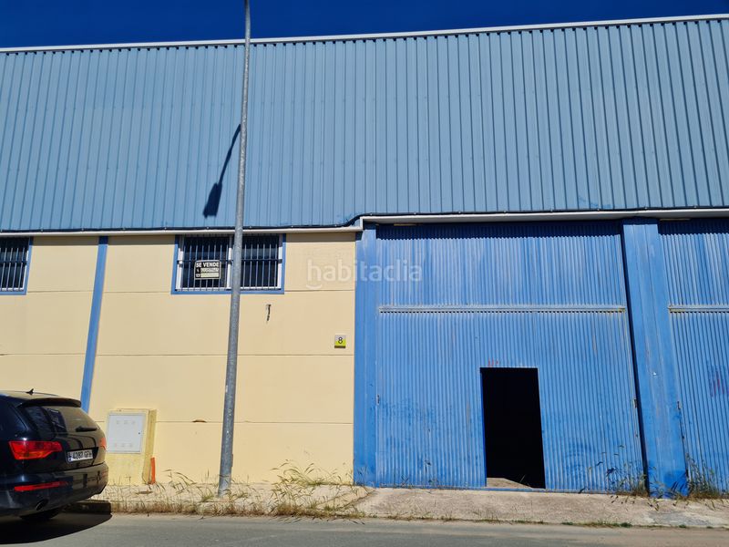 Foto af92e643-9430-4202-a5db-d5c5ac0f35ca. Nau industrial a calle encofradores 8 a Guillena pueblo Guillena