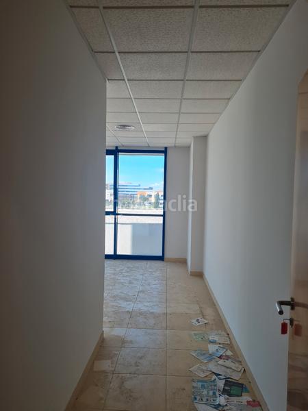 Foto 4eb4f60a-c58e-477a-a6f0-9217038892be. Office space in calle arquitectura 2 in San Jerónimo - La Bachillera Sevilla