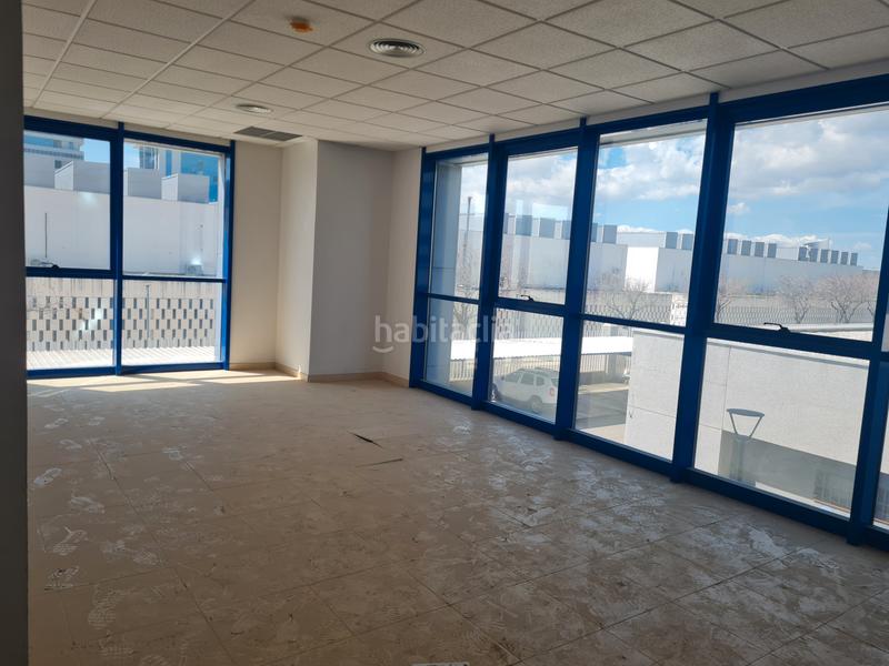 Foto 827b3797-3479-4e58-a9ae-9803d9b50aa4. Office space in calle arquitectura 2 in San Jerónimo - La Bachillera Sevilla