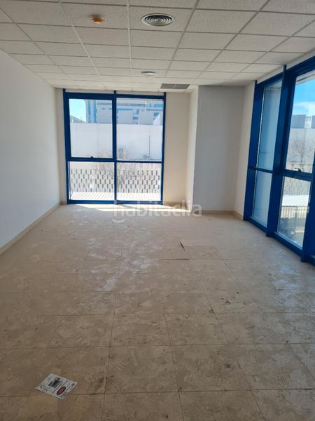 Foto 83c153b0-426c-46a6-b0cd-74b44a577c7a. Office space in calle arquitectura 2 in San Jerónimo - La Bachillera Sevilla