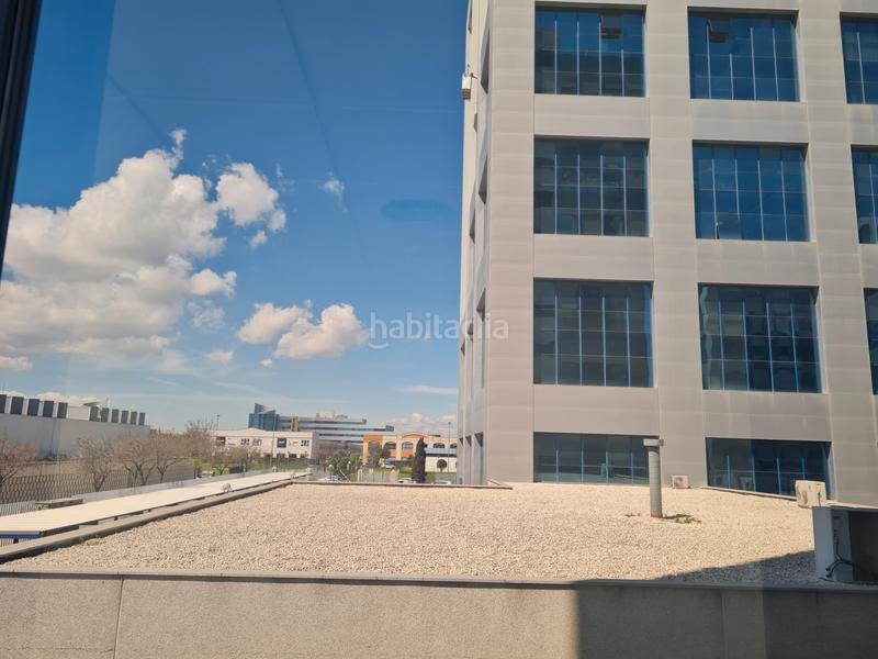 Foto f1646e03-a387-4109-a747-b2f35ff17046. Office space in calle arquitectura 2 in San Jerónimo - La Bachillera Sevilla