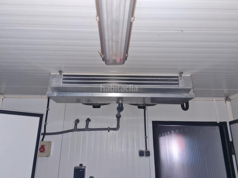 Foto cd40f8e8-e8f5-4cbb-9299-12b3f7a0a87b. Rent industrial building in avenida de gines 2 in Bollullos de la Mitación