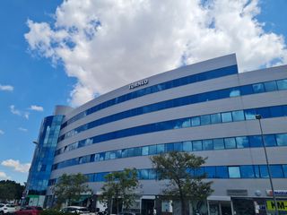 Rent Office space in Avenida tecnología 26. Oficina en edificio vilamar