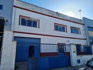 Nau industrial a Avenida de gines 2. Nave con cámaras frigoríficas y sala de elaboración