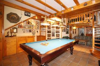 Maison jumelée  Hostal del sol. Puigcerdà  casa pareada esquinera, amplia y familiar