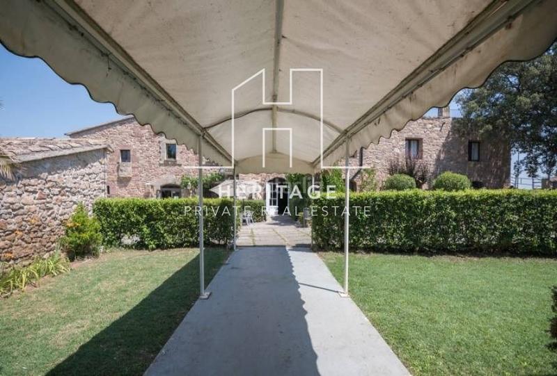 Foto 3c6ae97d-c40e-40c1-b143-ffac1230884f. Édifice dans Fonollosa