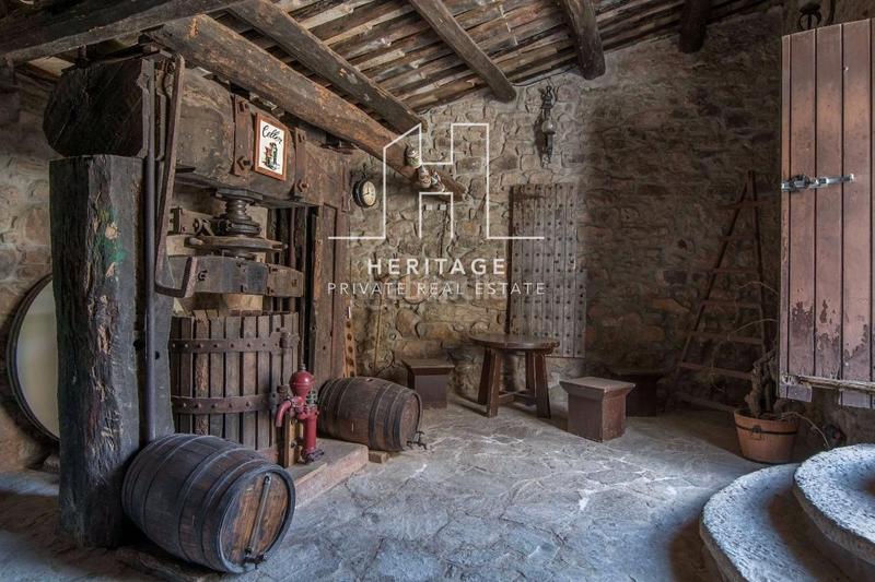 Foto 716abe98-bb89-431a-84bf-bfd7f6be32c5. Édifice dans Fonollosa