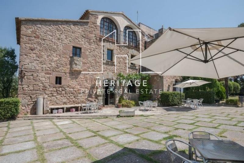 Foto a54d89eb-a61d-4d4b-8968-65c1eb0f516c. Édifice dans Fonollosa