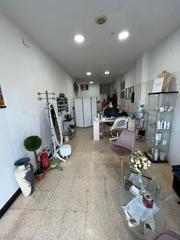 Traspàs Local Comercial  Carretera de palamós. Traspàs d’estètica equipada amb llicència d’activitat al dia