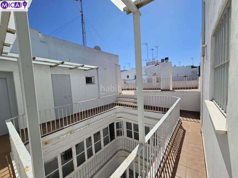 Foto e9135bf7-f8cb-4da3-952b-eb706a35b118. Lloguer àtic a Centro Histórico Cádiz
