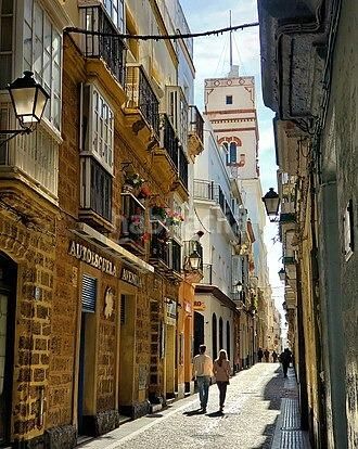 Foto c15bda92-c630-496a-81c1-eb9a1063fcdf. Planta baixa a Centro Histórico Cádiz