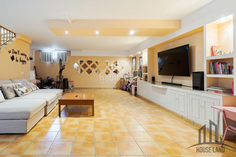 Foto 0fcfb5e6-21af-4ba7-a296-244455330b95. Casa adosada en Cobeña