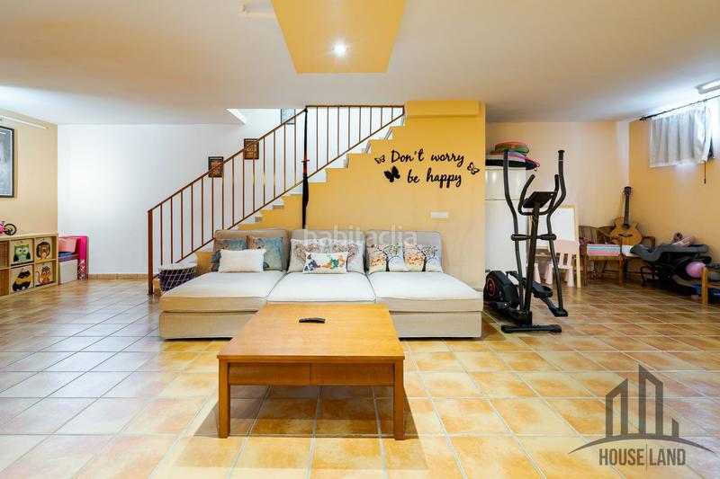 Foto 9b626b6c-8270-4eb4-87bc-9d59661843ca. Casa adosada en Cobeña