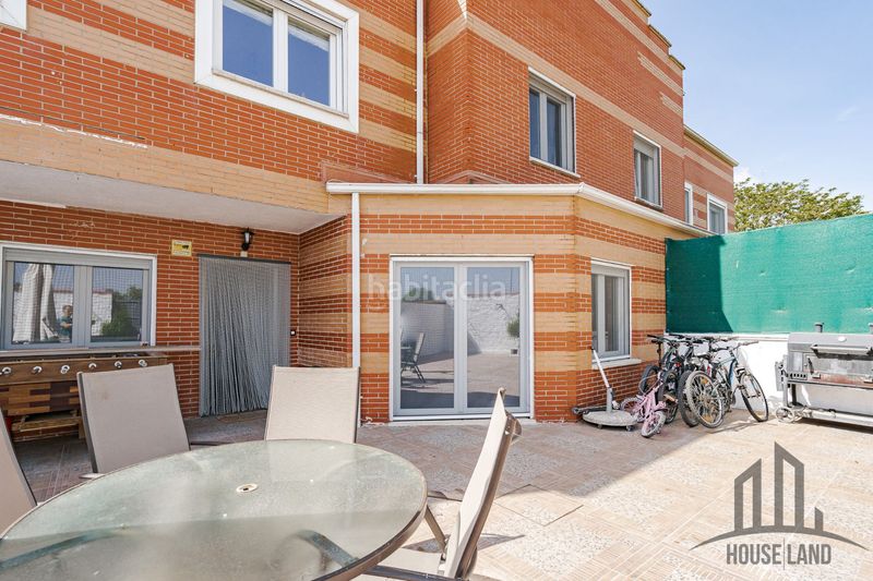 Foto 6885f62f-6bce-47c0-84ce-5a4565b83e01. Casa adossada amb calefacció a Meco pueblo Meco