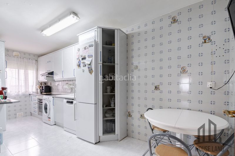 Foto 78e6ed01-8675-4744-acac-e9f5fa1945e9. Appartamento con riscaldamento piscina in Algete centro Algete