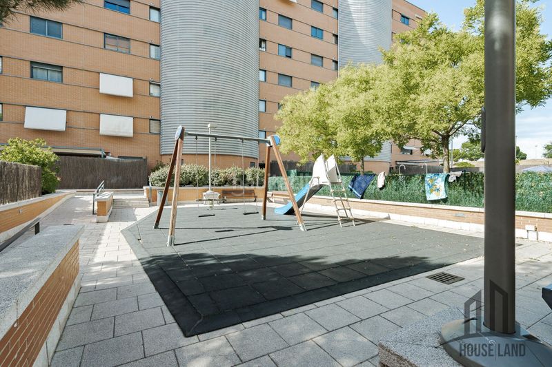 Foto 157ff371-7524-4926-ab66-161433890d10. Pis amb calefacció piscina a Las Tablas Madrid