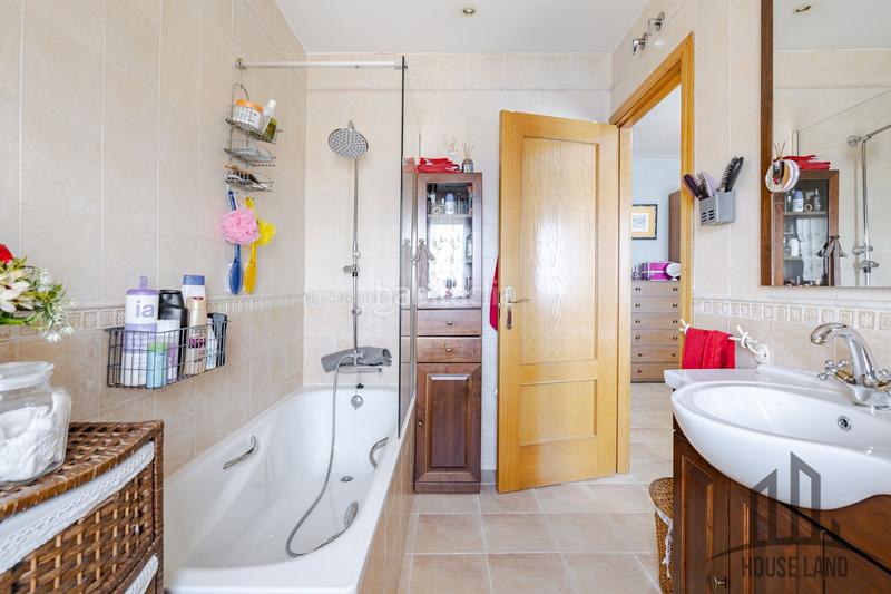 Foto 1372e73d-c13f-4bad-9f6f-e2bd3f18e75c. Casa venta en exclusica con houseland servicios inmobiliarios en Casar (El)