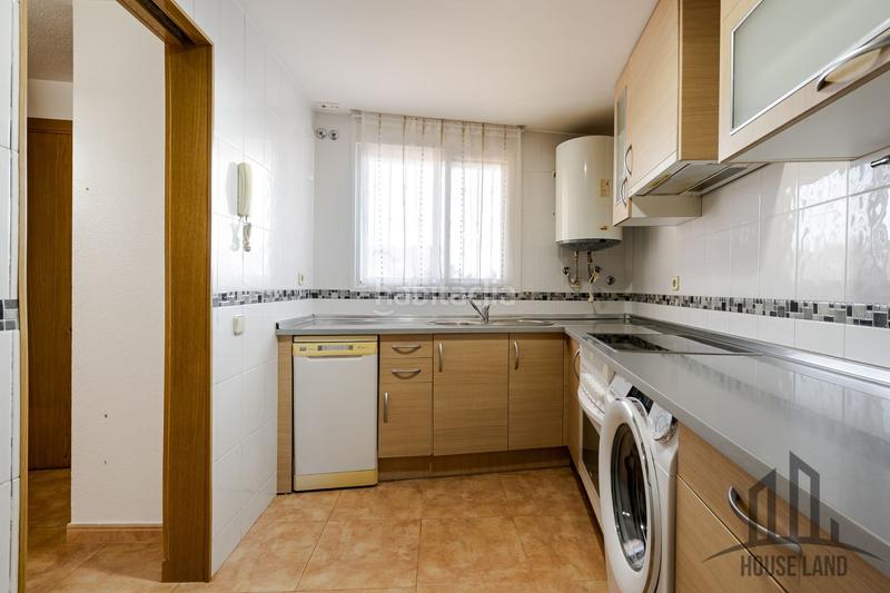 Foto ec4650c7-7cc6-455f-b04b-5cfe9f3999b5. Dúplex amb calefacció a Valdetorres de Jarama