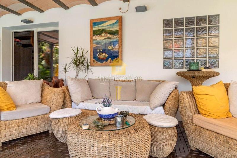 Foto 602c90d7-5166-467e-af50-11d587d12346. Casa amb calefacció piscina a Carmençó Empuriabrava