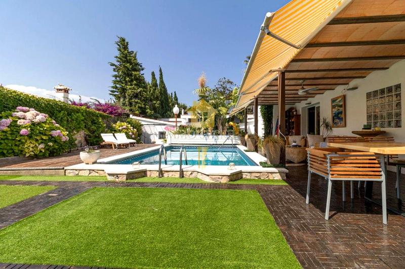 Foto 78fb0e9f-5c5e-4b4b-8357-32a2c091cb56. Casa amb calefacció piscina a Carmençó Empuriabrava