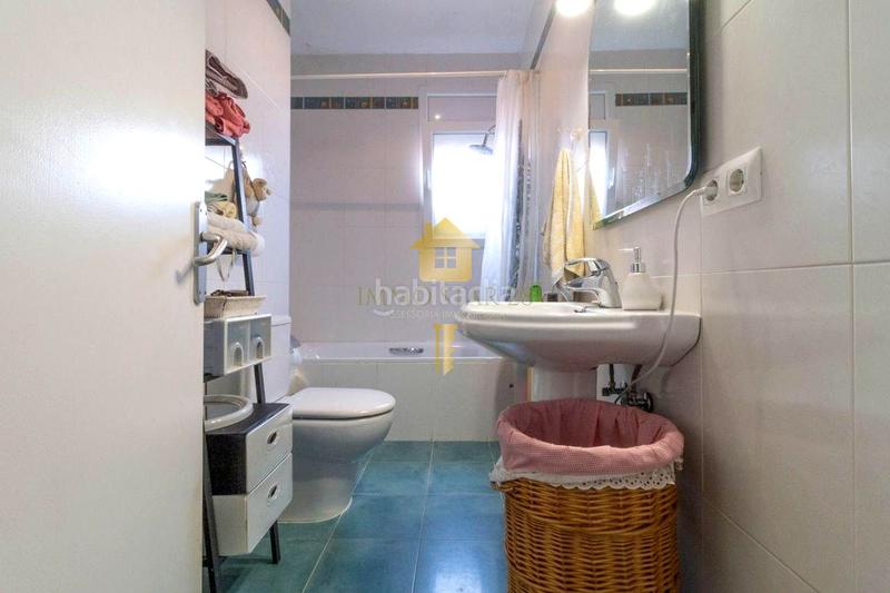 Foto 89eb81ea-bbb7-4601-8df8-4939b7452cec. Casa amb calefacció piscina a Carmençó Empuriabrava