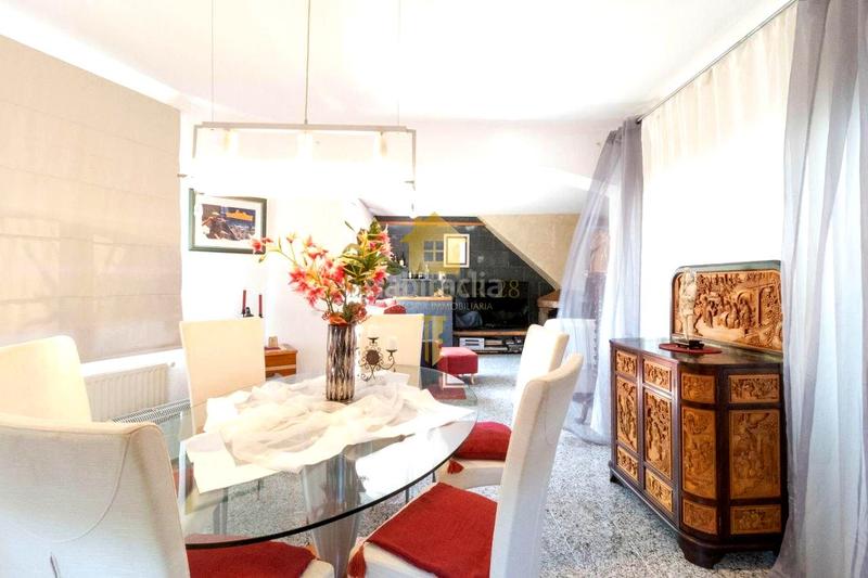 Foto 917c74c8-ae1d-40b4-bb04-691ec5c26458. Casa amb calefacció piscina a Carmençó Empuriabrava