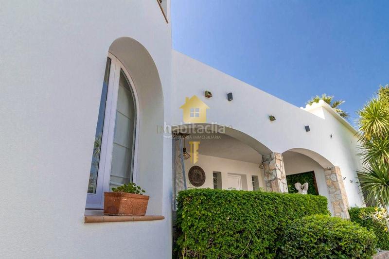 Foto bfb0e587-42c3-4b67-b644-7de883d4a4d7. Casa amb calefacció piscina a Carmençó Empuriabrava