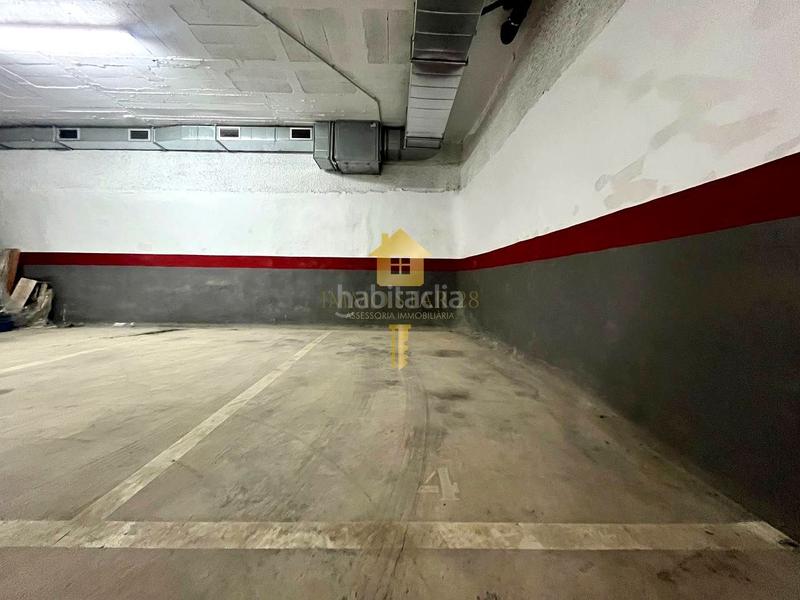 Foto 2a0a0bd4-1056-44a0-ab55-89306513eafe. Posto auto in Centre Roses