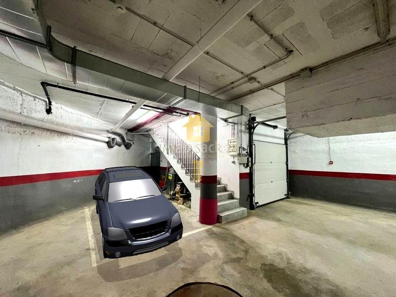 Foto 5272fbe0-3fee-452f-8645-ede6cdadbff2. Posto auto in Centre Roses