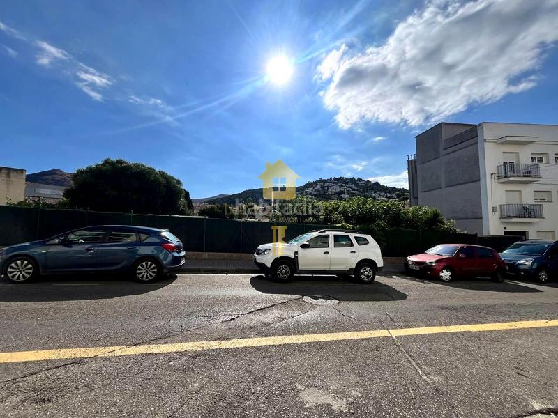 Foto f1aa4d0e-8445-4c95-8da1-d88b68e9afda. Posto auto in Centre Roses