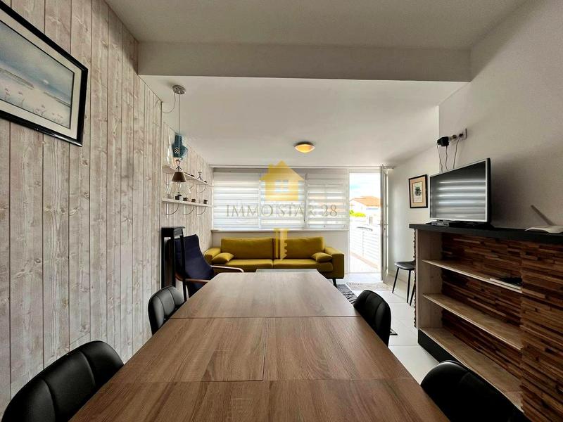 Foto 057095e2-fc05-4aa6-8627-8a9f9cd95d39. Casa adosada  de 3 habitaciones totalmente reformada! en Roses