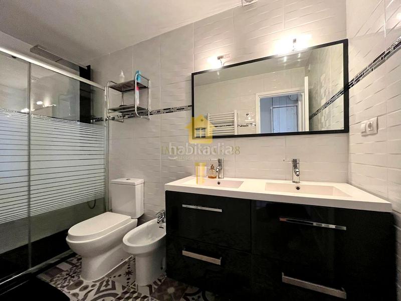 Foto 3c8c6160-e61b-489a-8fbb-26f5b3fad578. Casa adosada  de 3 habitaciones totalmente reformada! en Roses