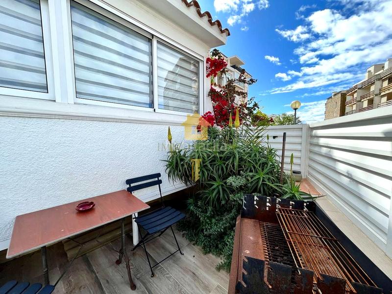 Foto e4406646-6cd9-4663-bad5-8c7c8a63b3e6. Casa adosada  de 3 habitaciones totalmente reformada! en Roses