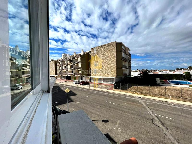 Foto fb064829-ced2-4724-916e-34d7658ad8ed. Casa adosada  de 3 habitaciones totalmente reformada! en Roses