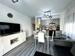 Miete Etagenwohnung  Carrer francolí. Apartamento reformado en alquiler anual con vistas al canal  emp