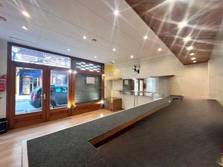 Location Local commercial  Carrer del puig rom. Local en alquiler en centro de roses