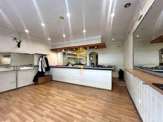 Lloguer Local Comercial  Carrer del puig rom. Local en alquiler en centro de roses