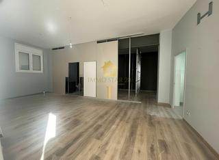 Lloguer Local Comercial  Carrer del castell de la trinitat. Se alquila local comercial de 80 m  céntrico y a segunda línea d