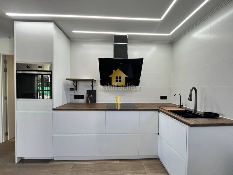 Foto 70e50ade-d6cd-4c43-a591-333ea5b254a8. Casa amb aparcament a Nord Roses