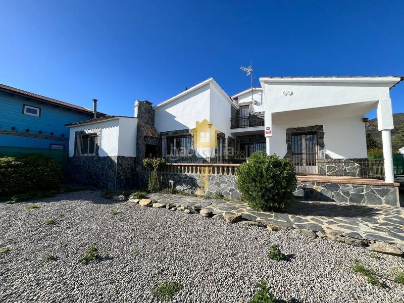 Foto b531ffd0-1214-461c-8b4d-b6fdc72b2312. Casa amb aparcament a Nord Roses