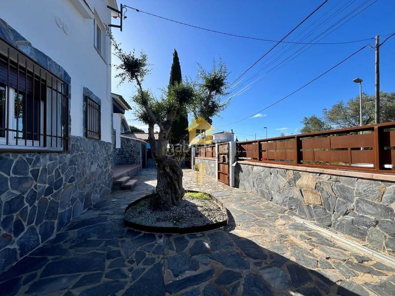 Foto bdfd5ca5-9ca8-4769-b42f-9f21524b317a. Casa amb aparcament a Nord Roses