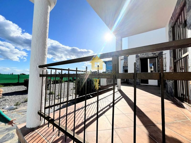 Foto c0fa0d1d-b837-4b8f-a65d-e86fe16bc9d4. Casa amb aparcament a Nord Roses