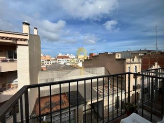 Duplex  Calle clerch i nicolau. Dúplex en venta en figueres  3 habitaciones  2 baños  parking in