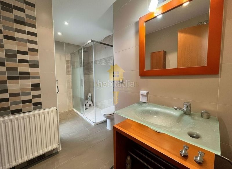 Foto 00732594-94f3-4d50-af41-609037a725ae. Dúplex  en venta 3 habitaciones 2 baños parking incluido en Figueres