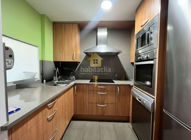 Foto 2025e98e-b006-40f5-9b03-c78b3c6950ca. Dúplex  en venta 3 habitaciones 2 baños parking incluido en Figueres