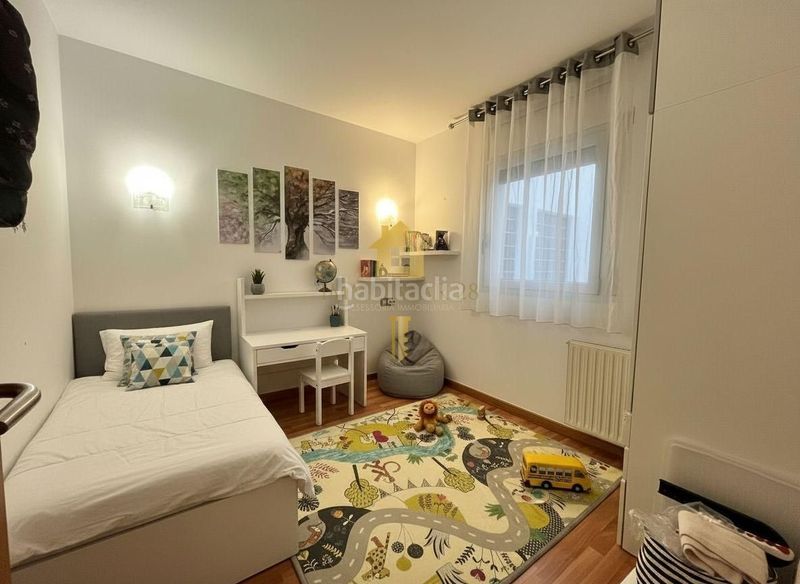 Foto 4b14495d-f40e-432a-af59-68975f3f8707. Dúplex  en venta 3 habitaciones 2 baños parking incluido en Figueres