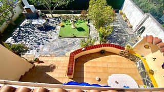 Casa  Pened�s. Casa en una planta con jard�n y sol todo el d�a en mas bosc�